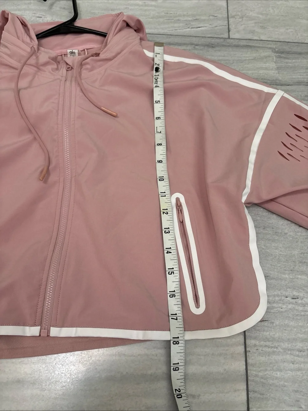 Alo Yoga Pale Mauve Hooded Crop Stratus Jacket Size Small, Activewear Athleisure